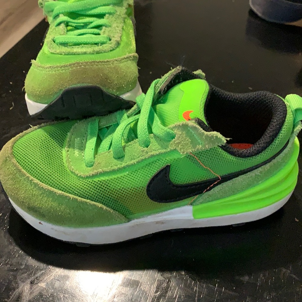 Toddler Nike waffle used.